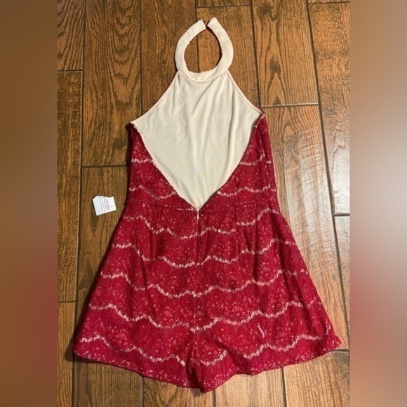 Giddy Up Glamor Open Back Red Lace Romper. Size Medium. - Picture 4 of 4